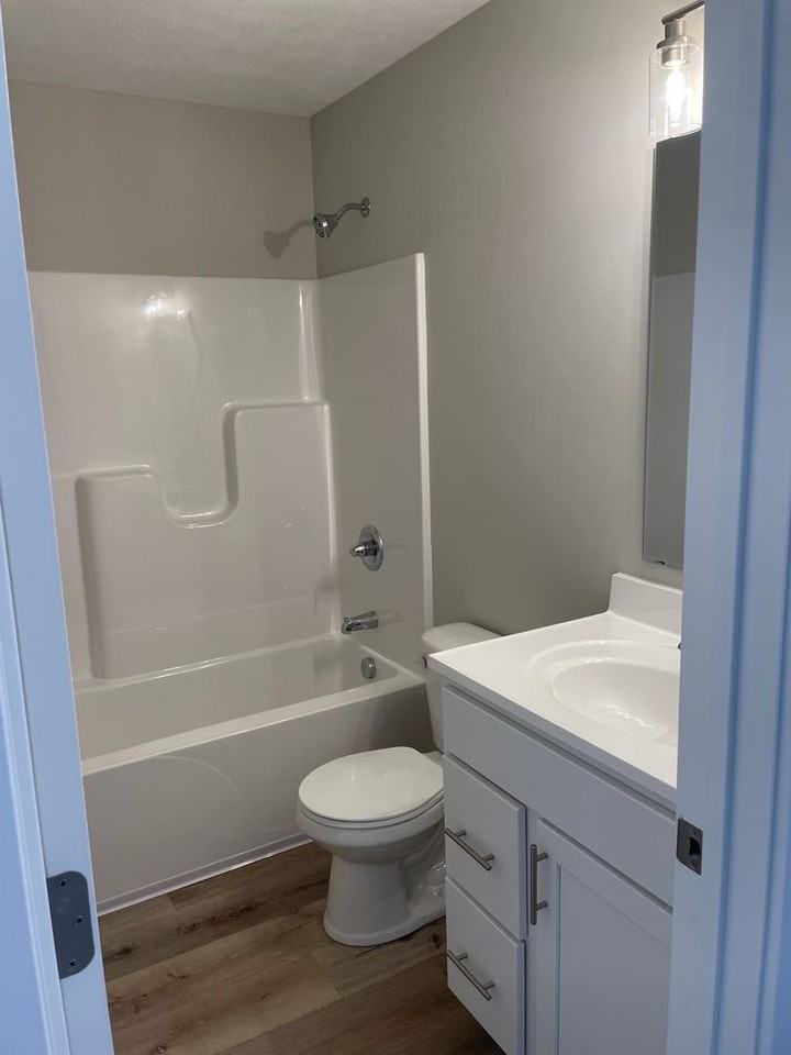 487 W Southern Ave - Photo 6 of 8