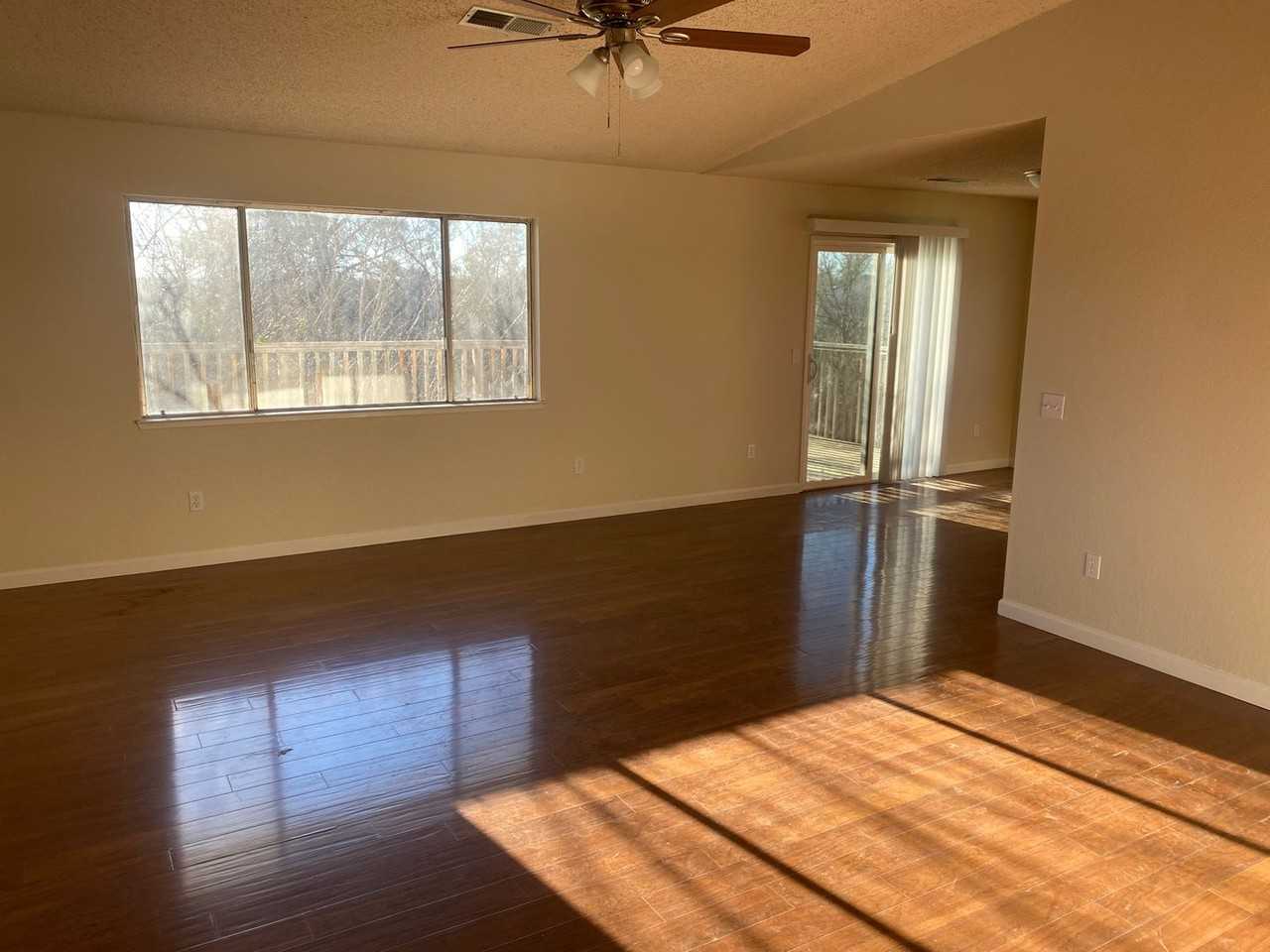 5383 Stonethrow Ct - Photo 2 of 18