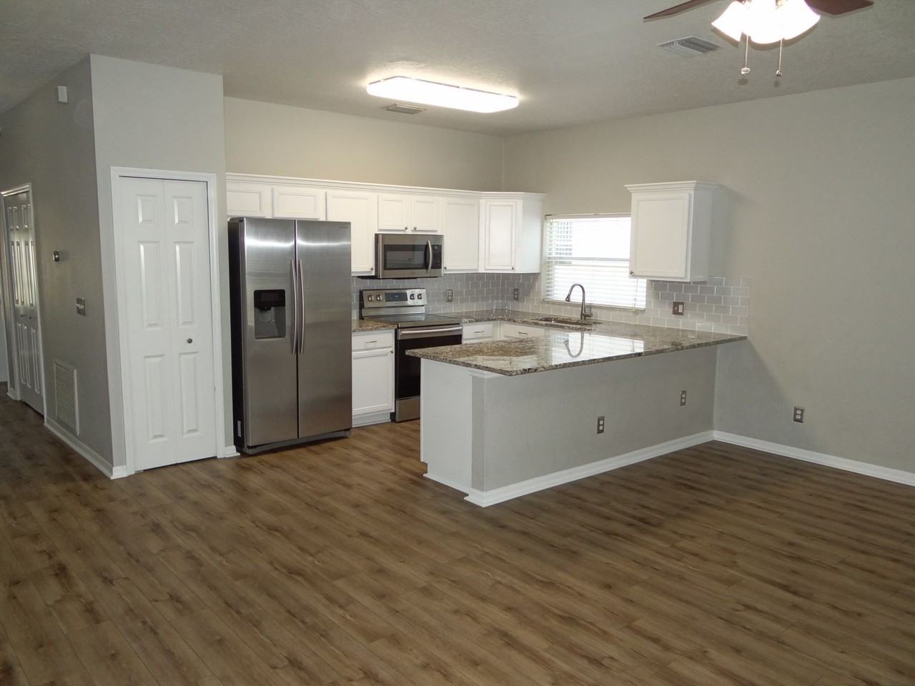 7513 S Mascotte St - Photo 5 of 18