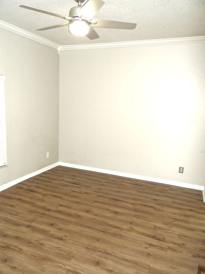 7513 S Mascotte St - Photo 6 of 18