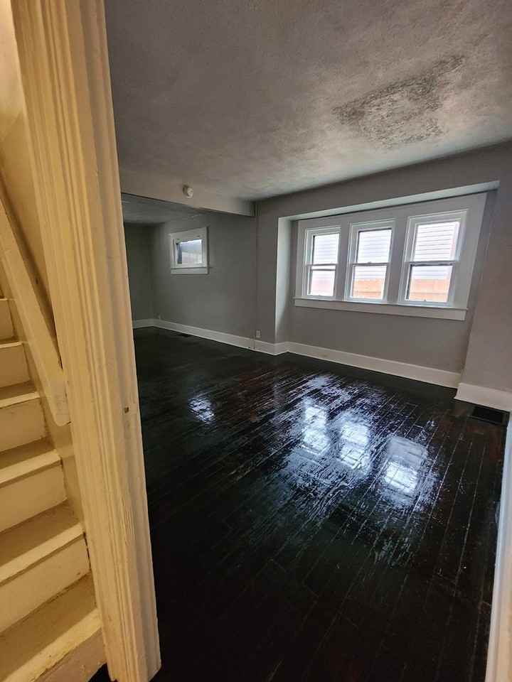 316 S Oakland Ave - Photo 7 of 12