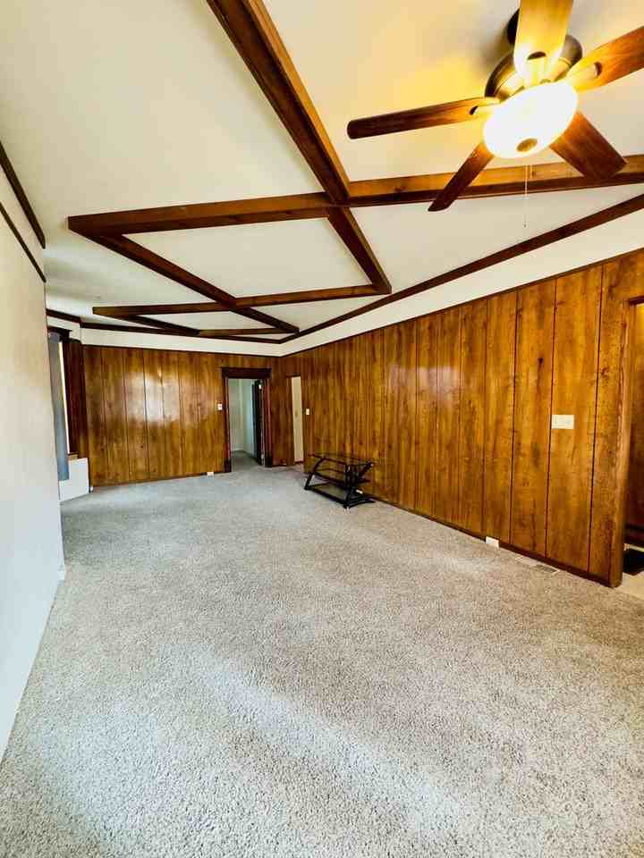 510 S Ash St - Photo 2 of 9