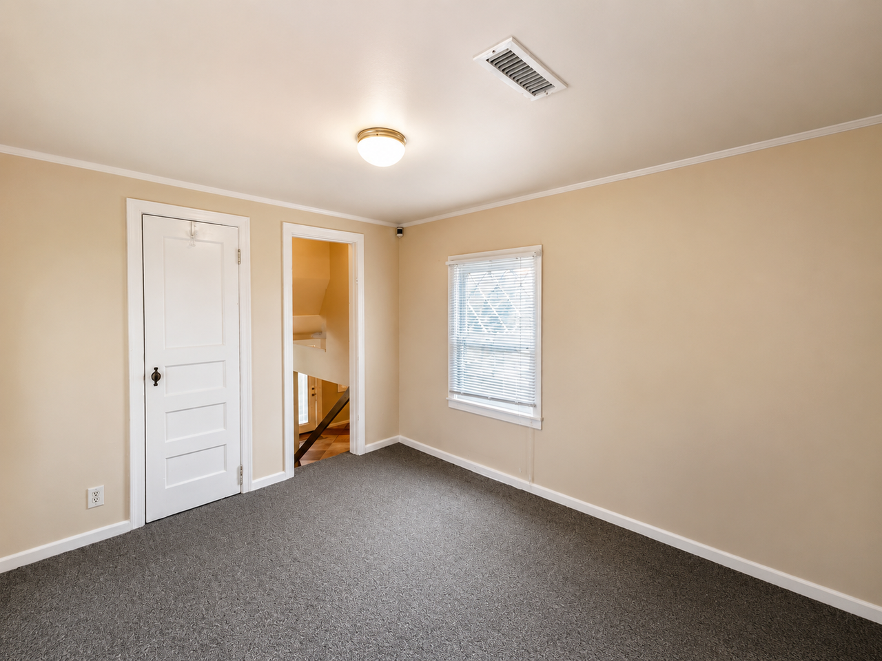 505 Forest Hills Blvd - Photo 6 of 9