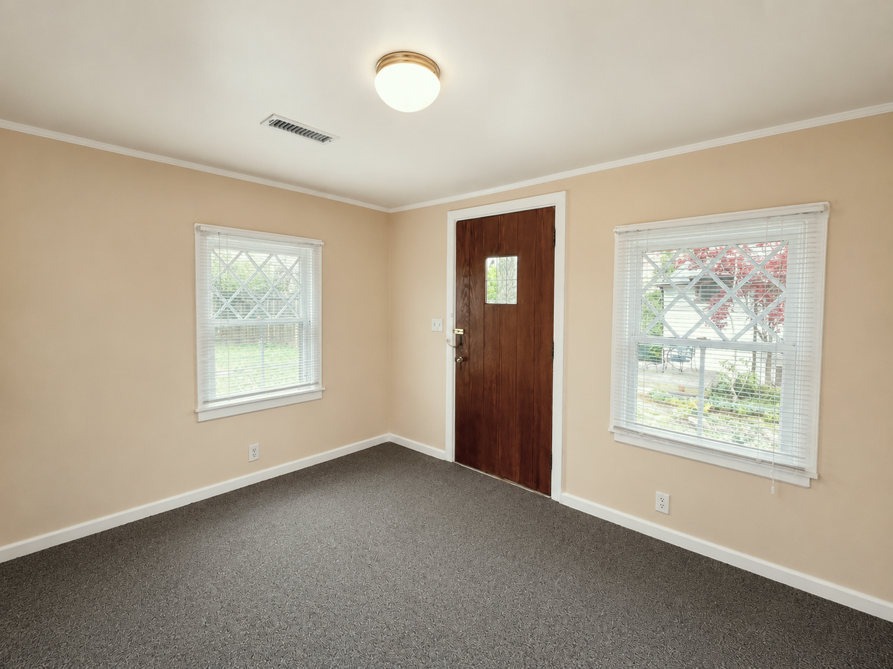 505 Forest Hills Blvd - Photo 7 of 9