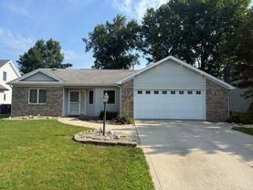 5018 Goldfinch Ln - Photo 1 of 1