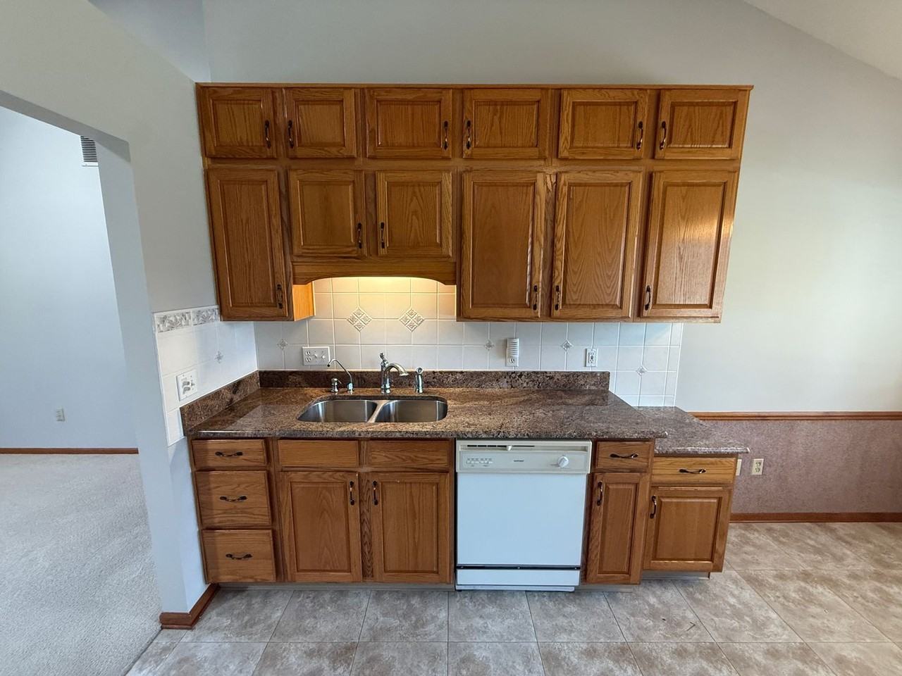 5018 Goldfinch Ln - Photo 7 of 25