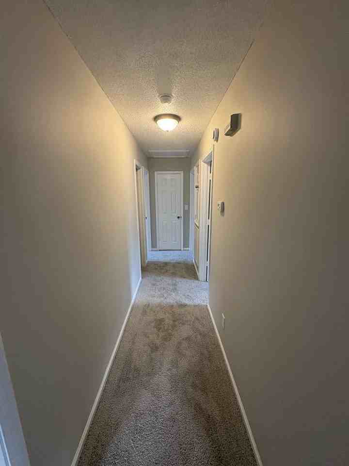 104 Bruce St - Photo 5 of 10