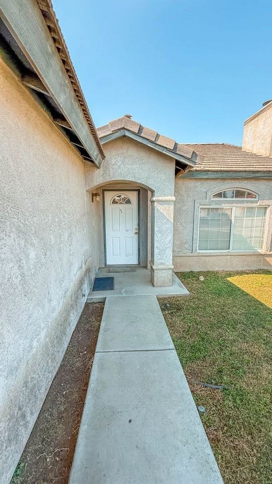 5311 Sunbird Ct - Photo 2 of 23