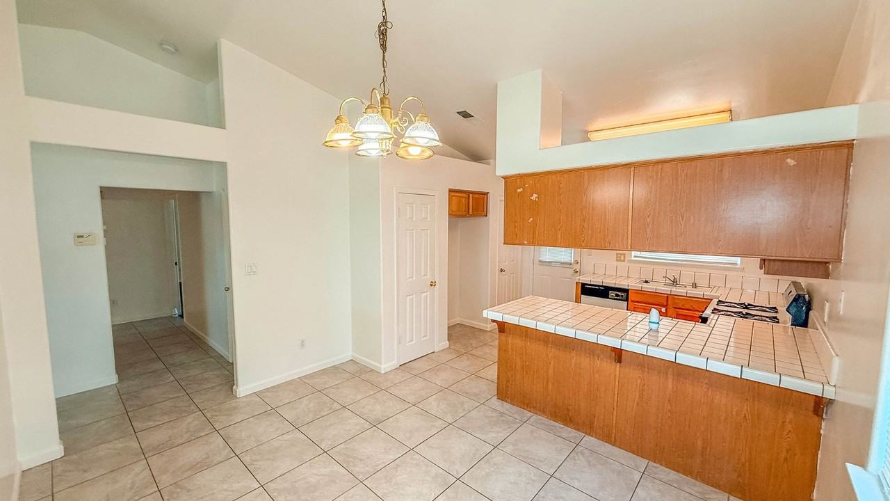 5311 Sunbird Ct - Photo 7 of 23