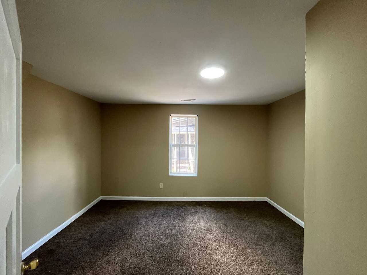 525 N 9th St - Photo 5 of 9