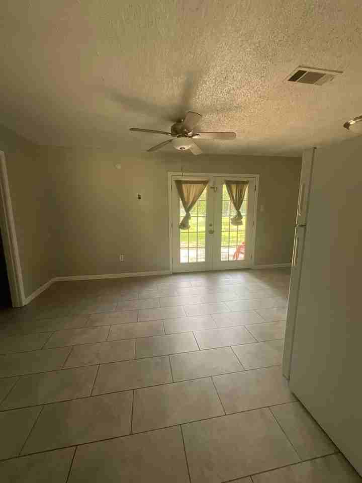 114 Powell Dr - Photo 2 of 18