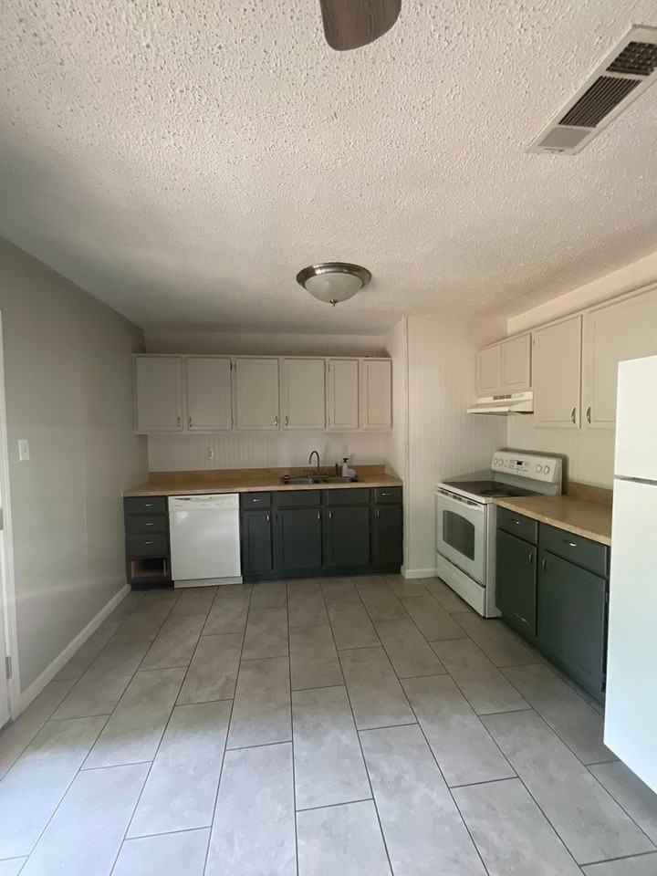 114 Powell Dr - Photo 6 of 18