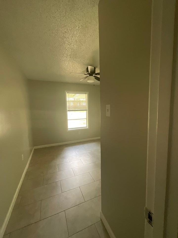 114 Powell Dr - Photo 7 of 18