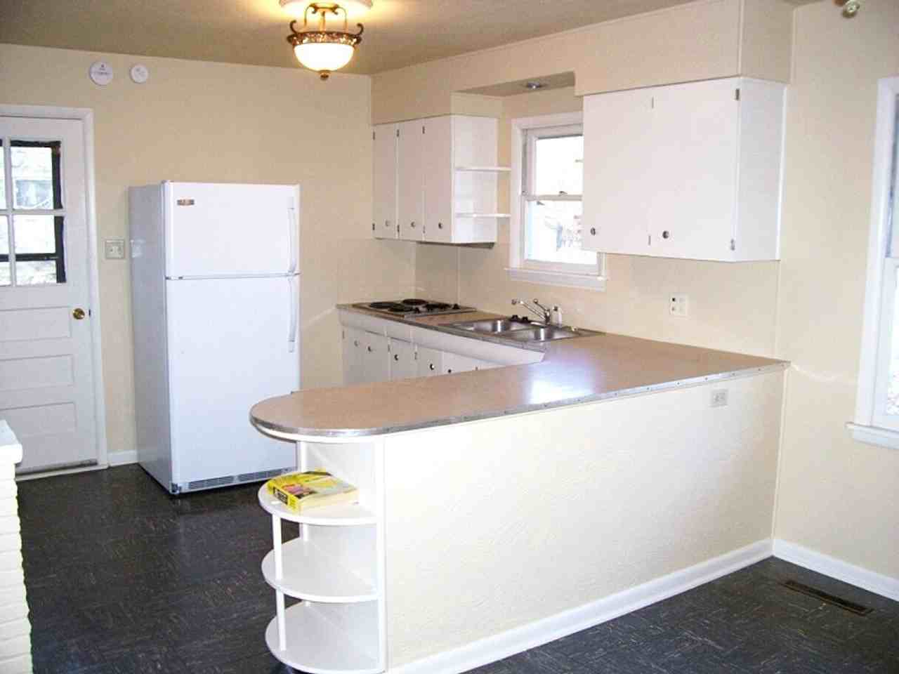 1101 Broadview Pl - Photo 2 of 4