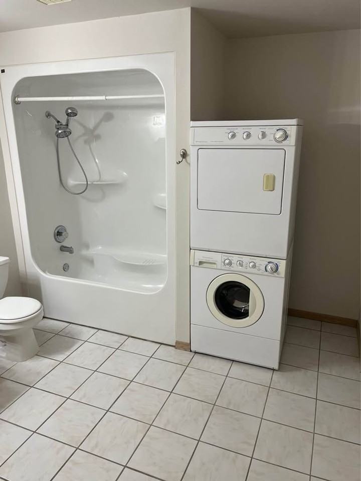 608 Main St - Photo 6 of 8