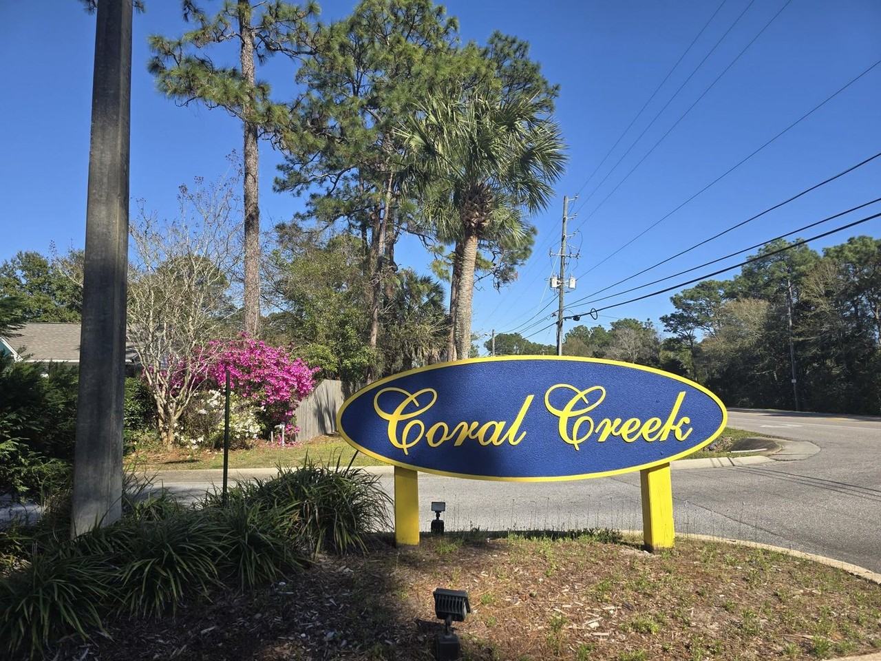2111 Coral Creek Dr - Photo 2 of 2