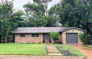 2704 Nottingham Ln - Photo 1 of 1
