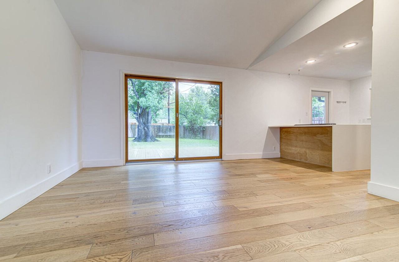 2704 Nottingham Ln - Photo 5 of 27
