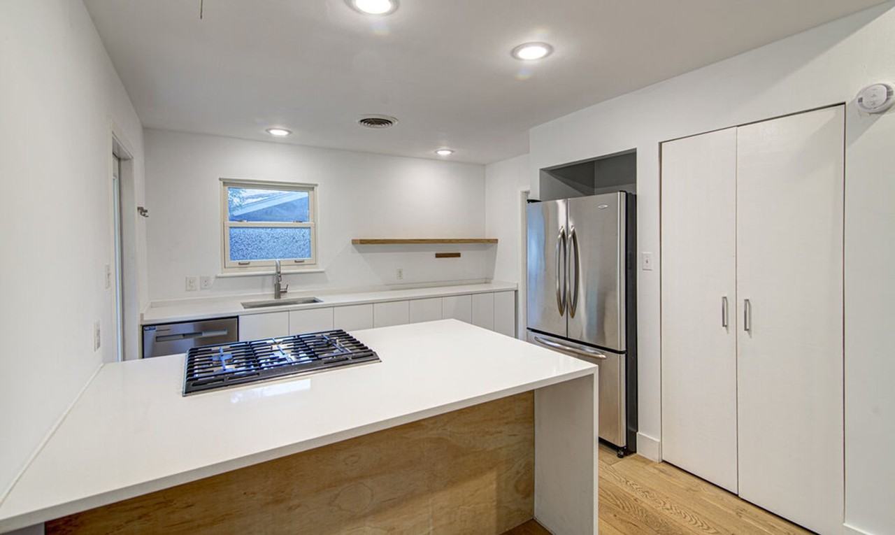 2704 Nottingham Ln - Photo 7 of 27