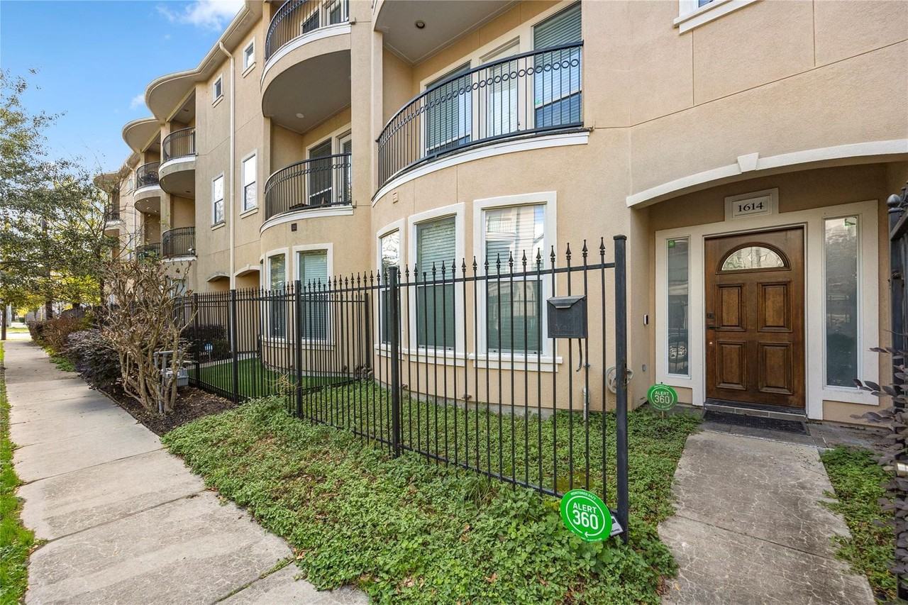 1614 Stuart St - Photo 2 of 35