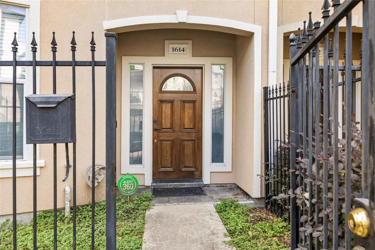 1614 Stuart St - Photo 3 of 35