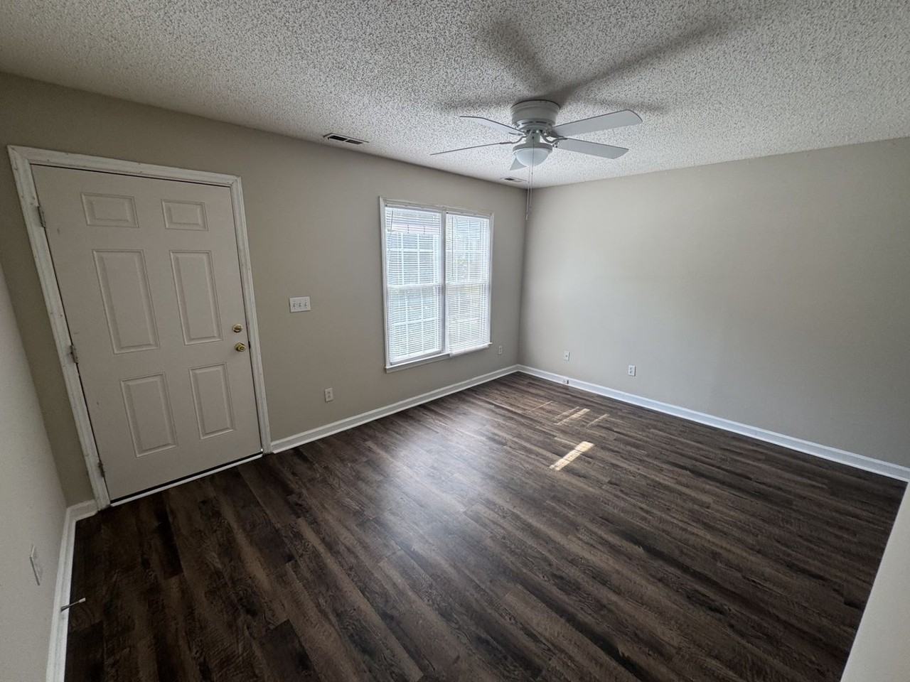 2910 Faversham Pl - Photo 4 of 20