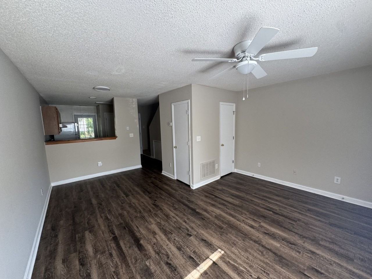 2910 Faversham Pl - Photo 5 of 20