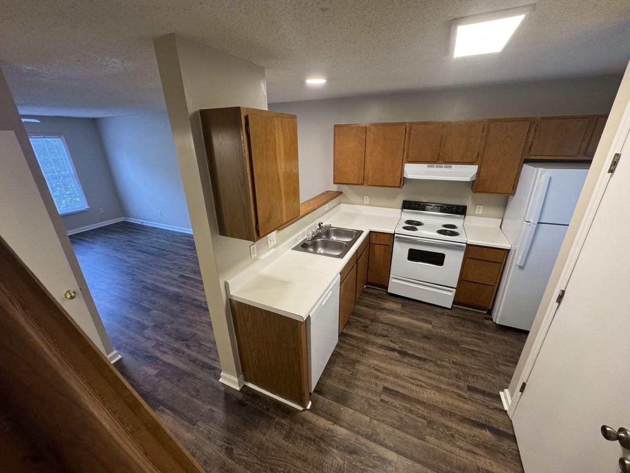 2910 Faversham Pl - Photo 7 of 20
