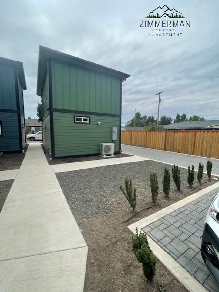 443 S 43rd St - Photo 2 of 15