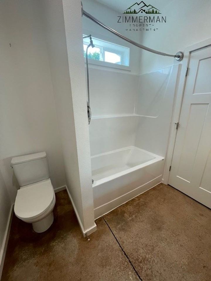 443 S 43rd St - Photo 4 of 15