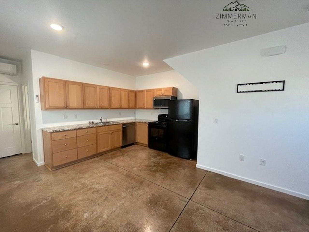 443 S 43rd St - Photo 6 of 15