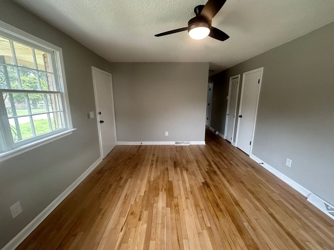 210 Cabin Creek Blvd - Photo 2 of 20