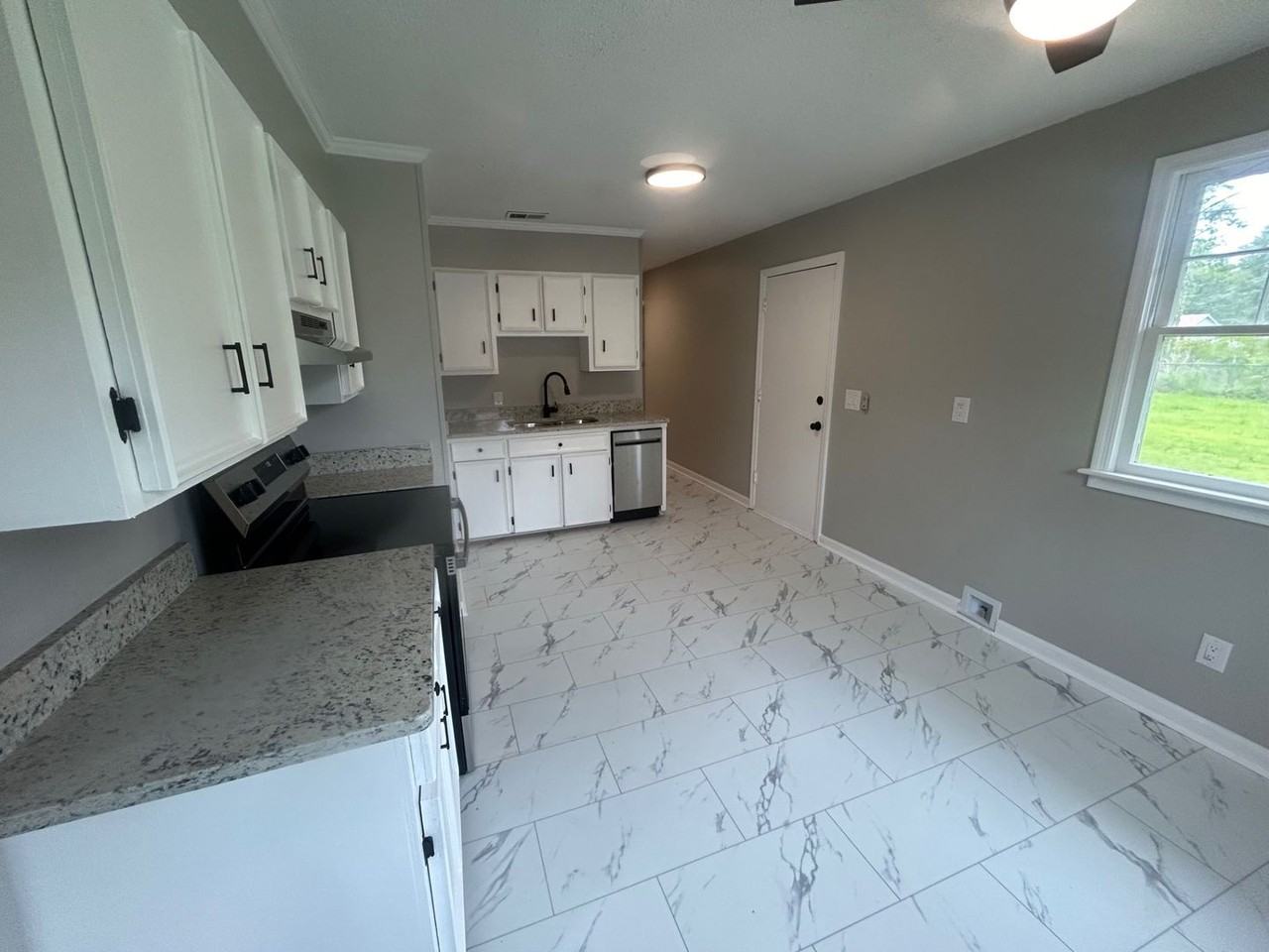 210 Cabin Creek Blvd - Photo 6 of 20