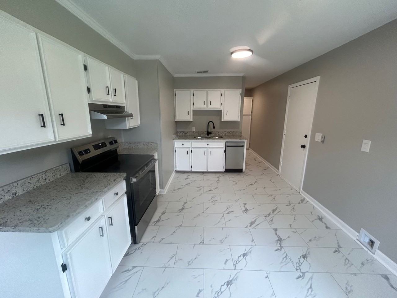 210 Cabin Creek Blvd - Photo 7 of 20