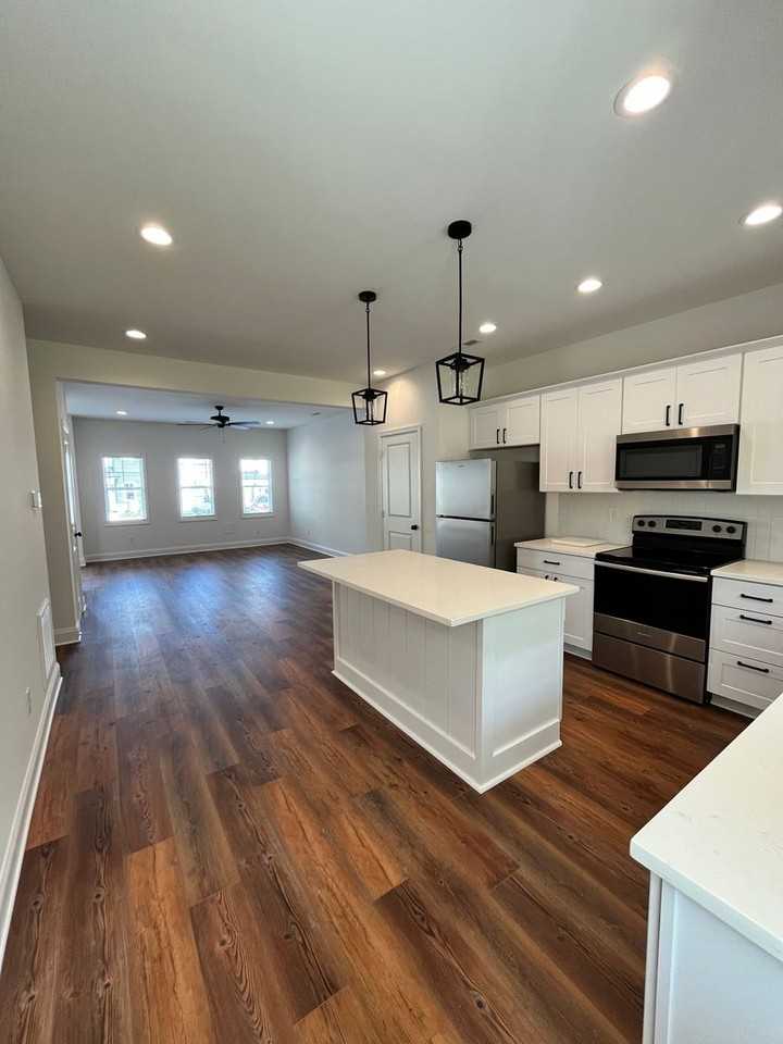 110 Aaron Pl #607 - Photo 7 of 21