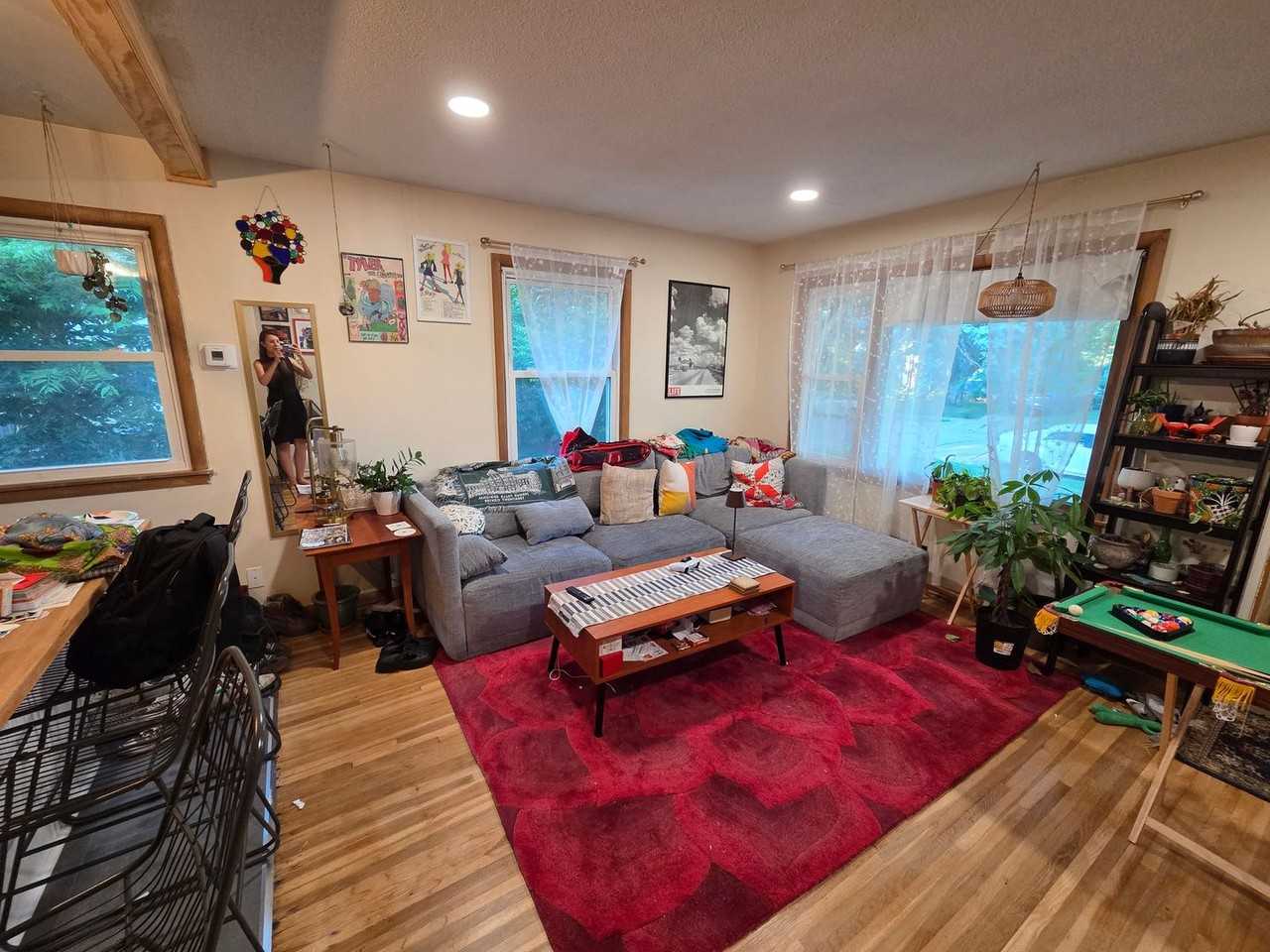 4229 Unity Ave N - Photo 4 of 12