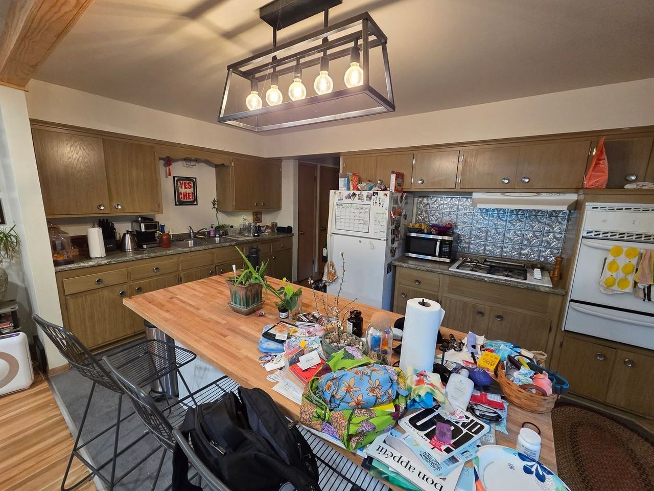 4229 Unity Ave N - Photo 5 of 12
