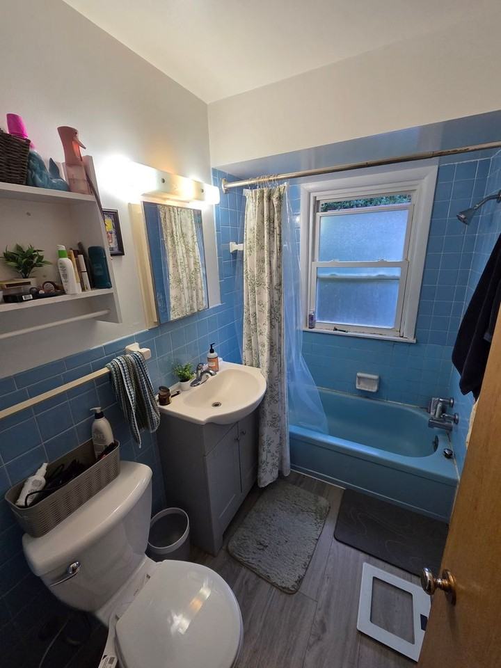 4229 Unity Ave N - Photo 6 of 12