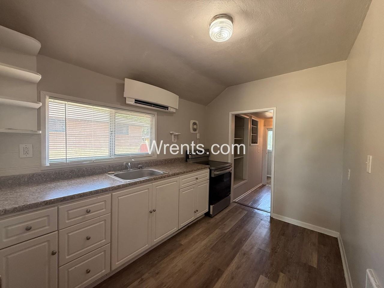 512 E Liberty Ave - Photo 7 of 13