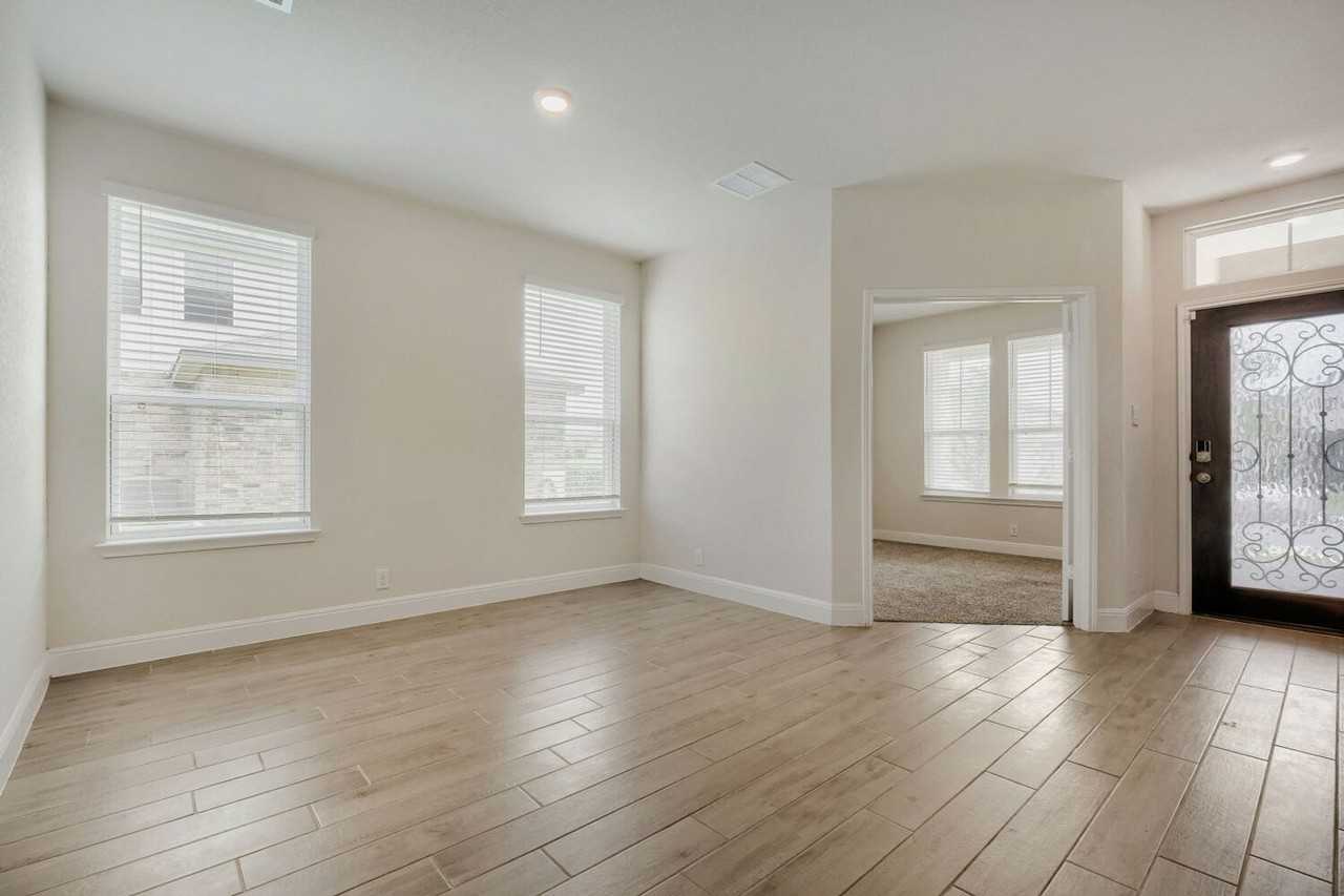 810 Town Creek Way - Photo 5 of 29