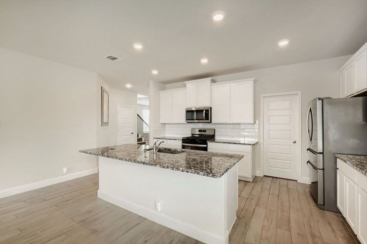 810 Town Creek Way - Photo 6 of 29