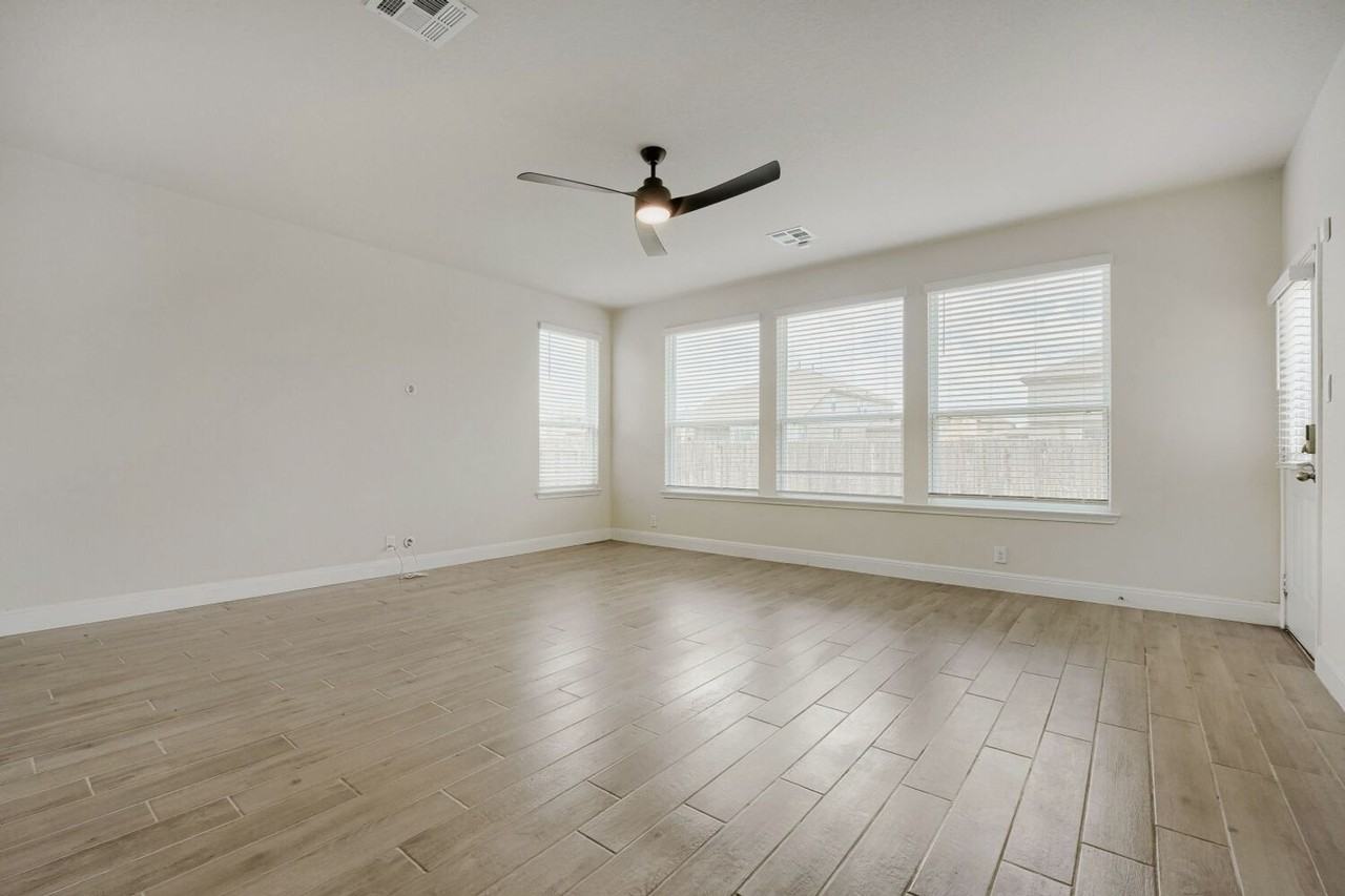 810 Town Creek Way - Photo 7 of 29