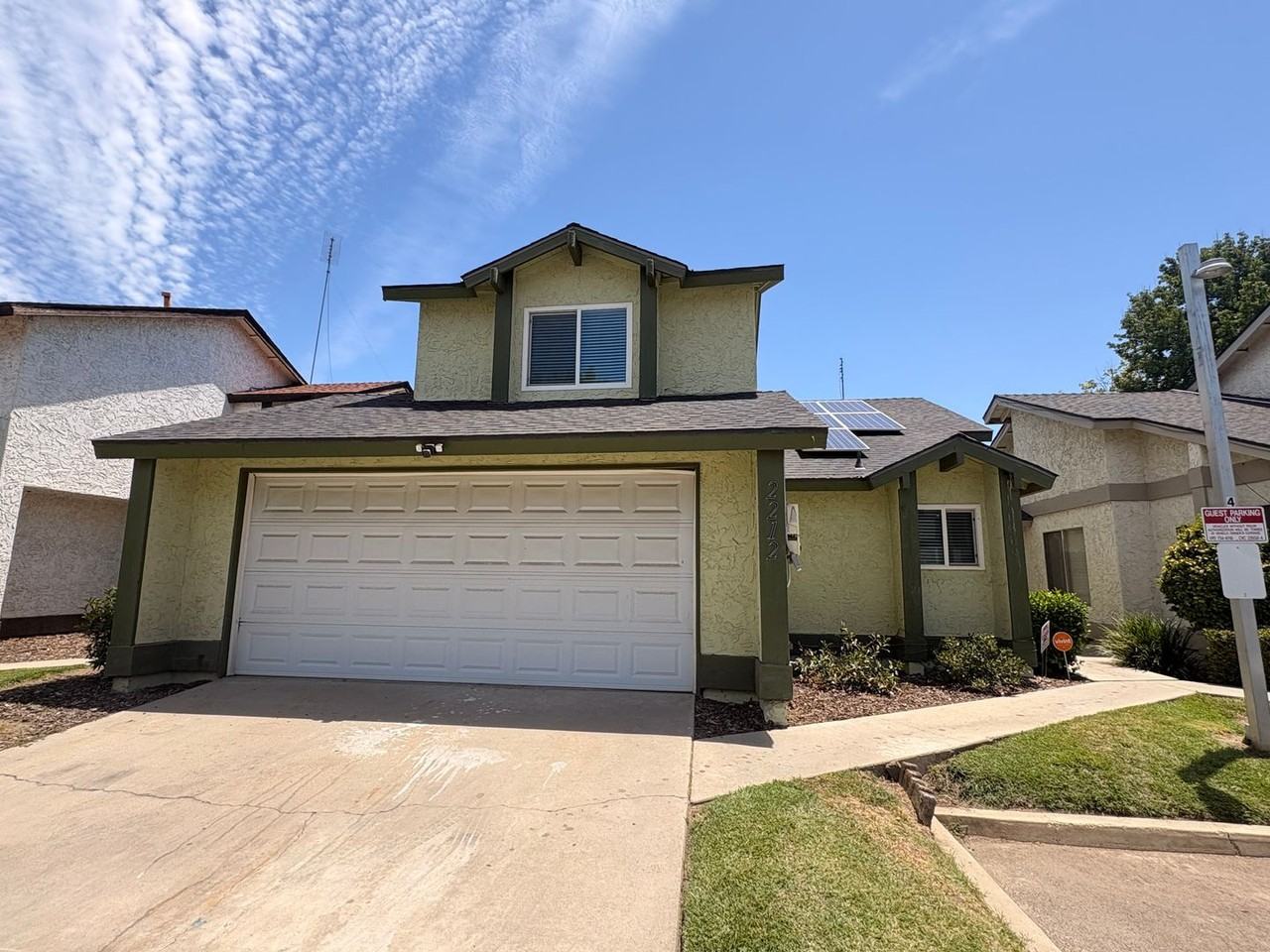2212 N Edison St - Photo 2 of 2