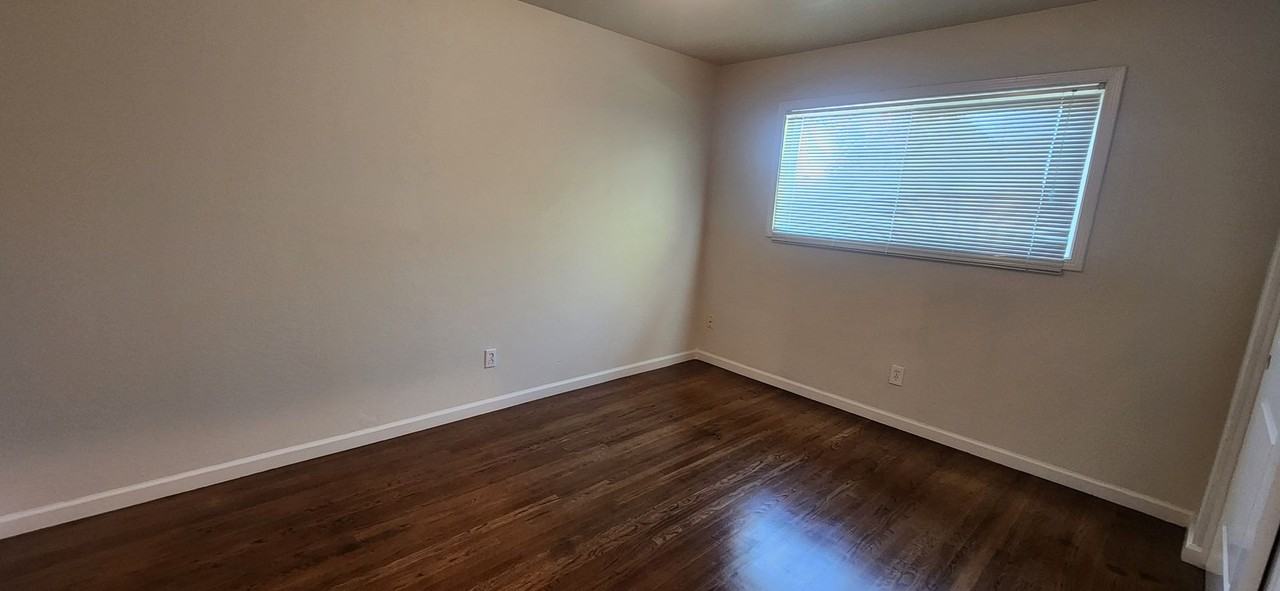 6955 6955 South Land Park/1301 58th Avenue - Photo 7 of 12