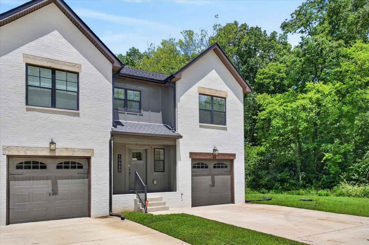1088 Old Clarksville Pike #B - Photo 2 of 33