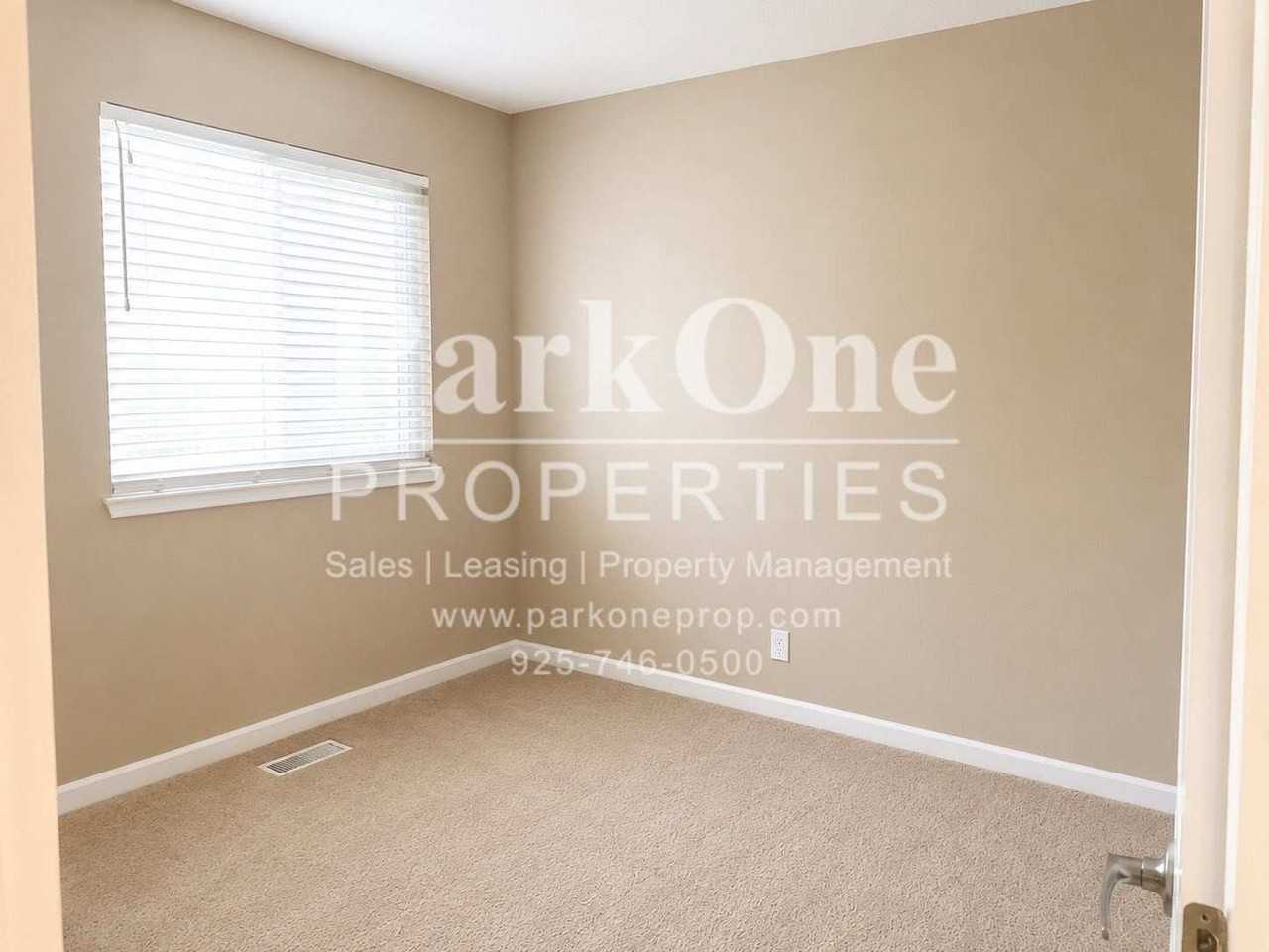 1500 Fieldcrest Dr - Photo 6 of 18