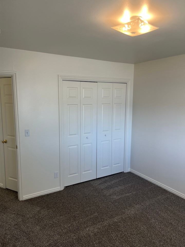 Baggs Pleasant Grove Duplex - Photo 4 of 22