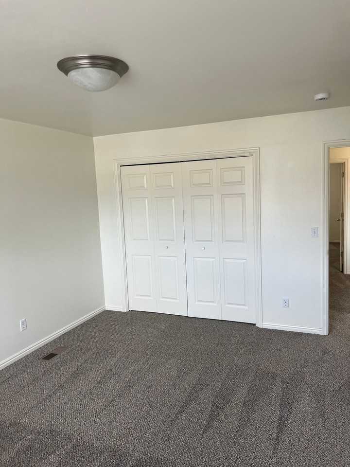 Baggs Pleasant Grove Duplex - Photo 6 of 22