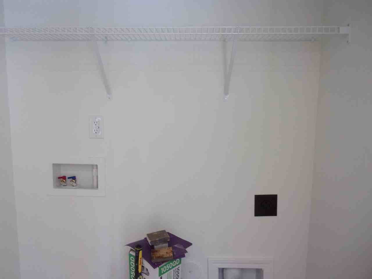 192 Long St - Photo 4 of 15