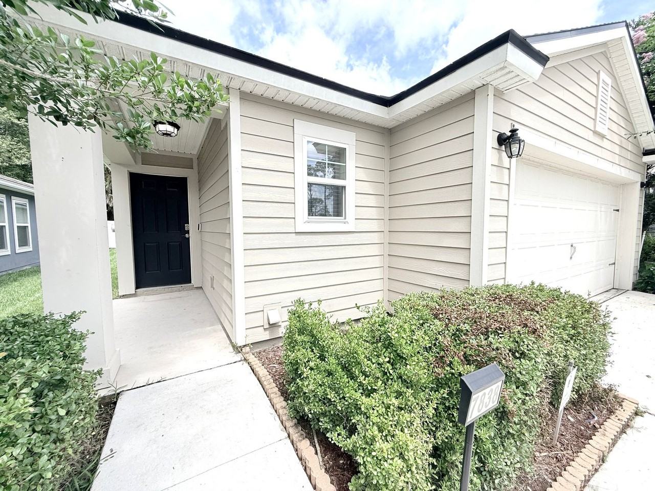 7838 Meadow Walk Ln - Photo 2 of 29